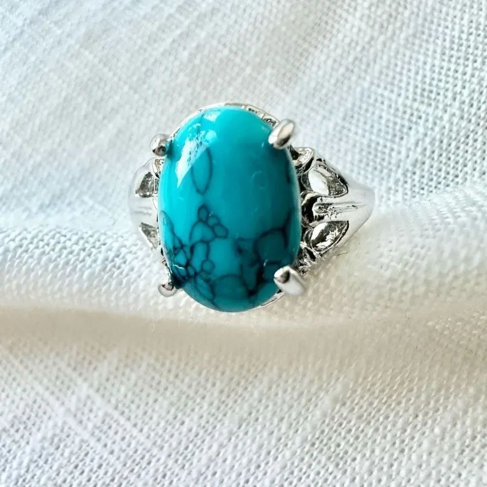 Oval faux turquoise ring size 9